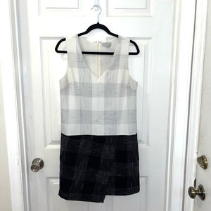 1. STATE Womens Ivory/Black Plaid Sleeveless V-Neck Asymmetrical Shift‎ Dress